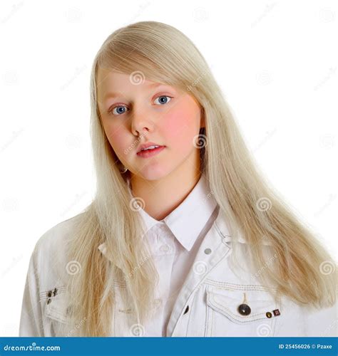 Verticale De Jeune Fille Blonde Photo Stock Image Du Caucasien Fille
