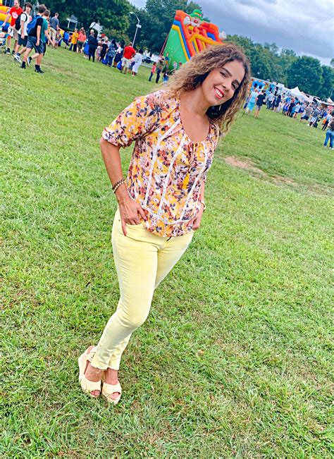 Latina Influencer In NJ Trendy Latina