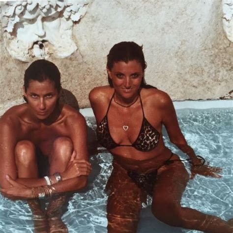 Hot Sexy Paulette Howell Bikini Pics