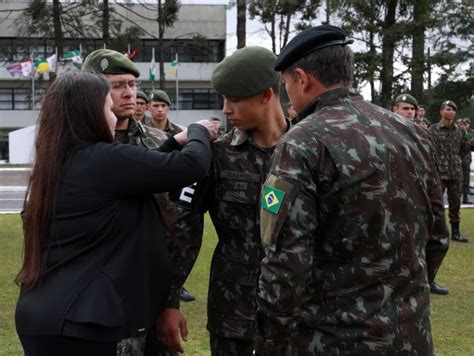 Internet 5ª DE 5ª Companhia de Polícia do Exército realiza formatura