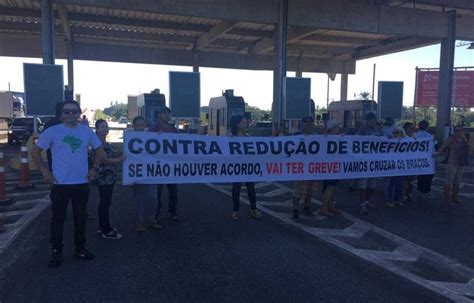 Manifestação Bloqueia Acesso à Cabine Do Pedágio Na Ba 099 Em Camaçari