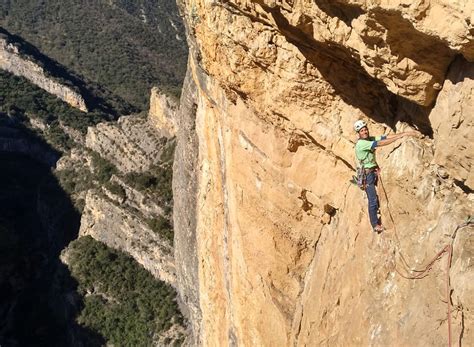 Escalada En Montsec Josep Esteve Gu A De Monta A Uiagm