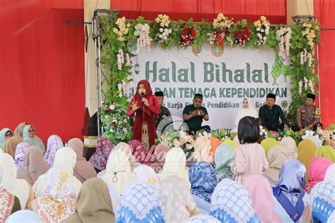 Hadiri Halal Bihalal Bersama Guru Dan Tendik Se Kecamatan Gedeg Bupati