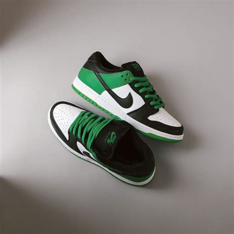 Nike SB Dunk Low Pro 'Classic Green' | Flatspot