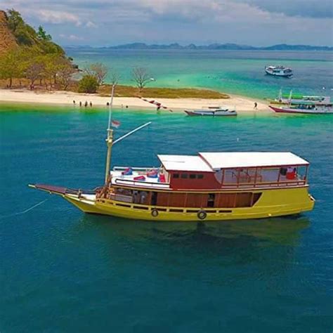 Paket Wisata Komodo Hari Flores Overland Tour