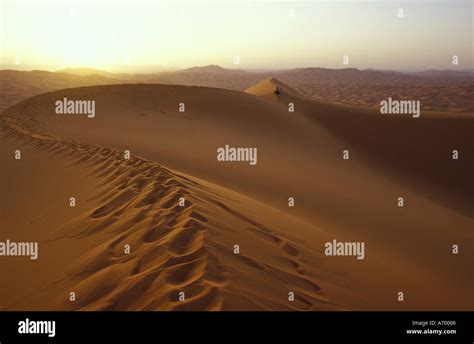 sunrise on the Erg Chebbi Dunes Stock Photo - Alamy