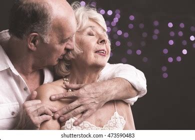 101,194 Older Naked Couples Royalty-Free Images, Stock Photos