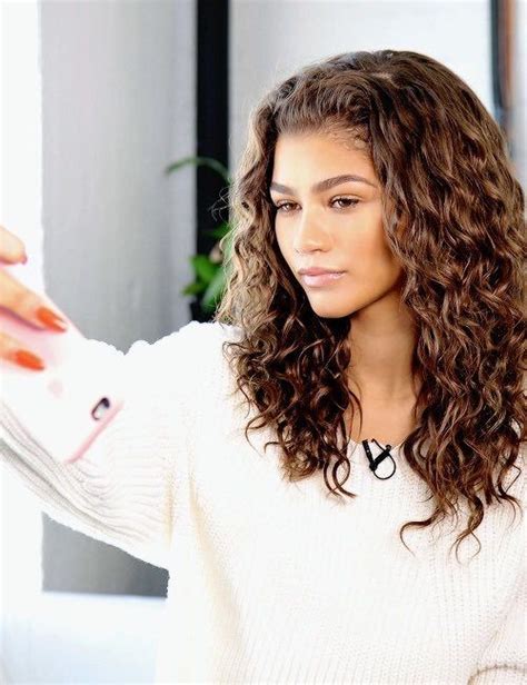 Zendaya With Curly Hair