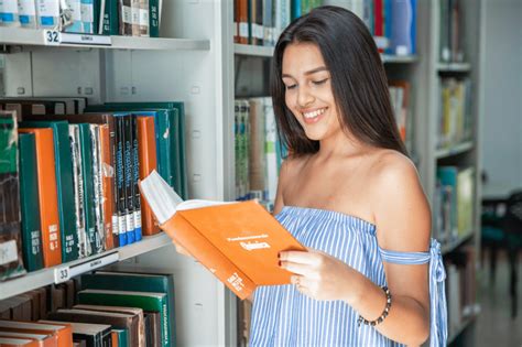 UTB ofrece cuatro becas para estudiar una carrera cómo participar