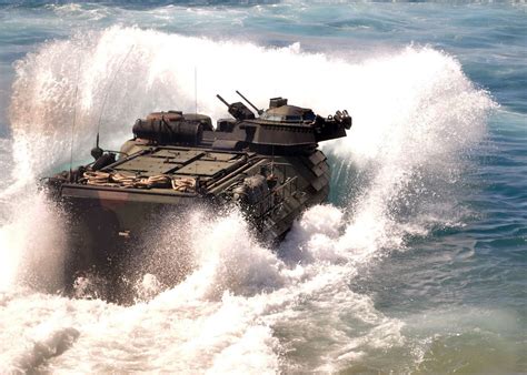 Armored Photos: Amphibious Assault Vehicle