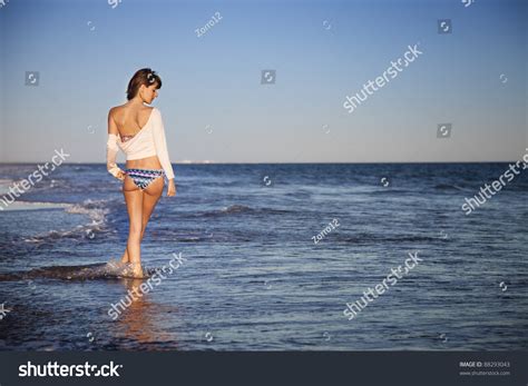 Sexy Young Girl Bikini On Beach 스톡 사진 88293043 Shutterstock