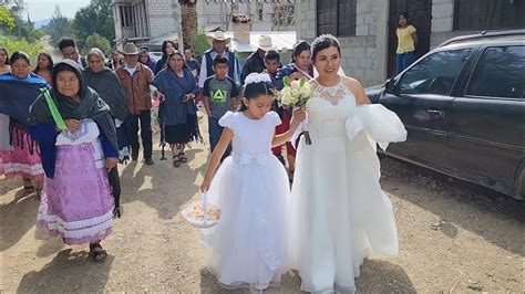 Llegada De La Novia Ala Iglesia Boda Tradicional De San Juan Mixtepec