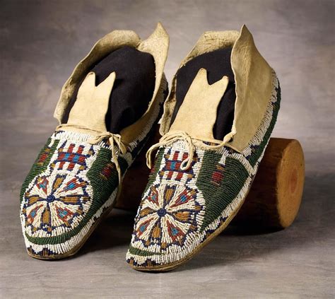 Cheyenne In 2021 Native American Moccasins Beaded Moccasins Native American Beadwork