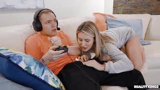 Blonde Paige Owens Is Sucking Joshua Lewis S Cock Porn Movies 3Movs