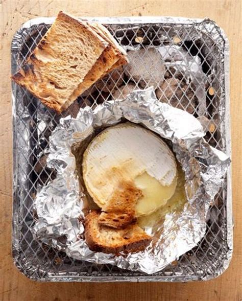 Camembert Au Barbecue Pour Personnes Recettes Elle Table