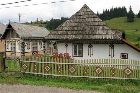 Muzeul National Al Oualor Incondeiate Muzee Ciocanesti Suceava