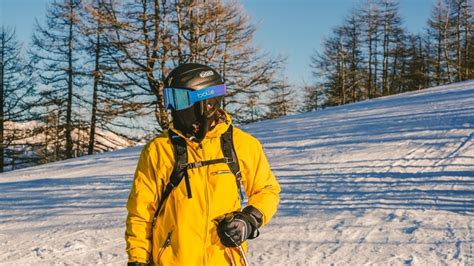 5 Best Wireless Ski Helmet Headphones in 2023 | New To Ski