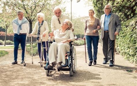 Adultos Mayores Longevitta Amistades En La Vejez