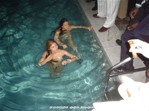 Naked Michelle Rodriguez In Beach Babes