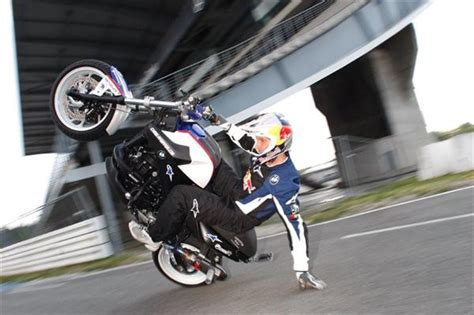 bikes wallpapers: bike stunts