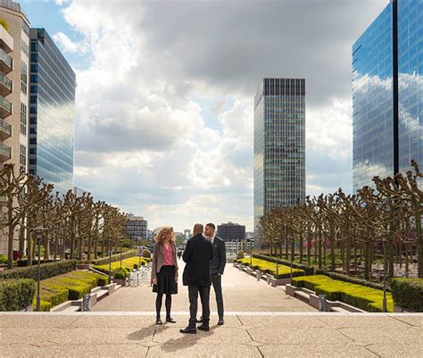 3,500+ Paris La Defense Skyline Stock Photos, Pictures & Royalty-Free ...