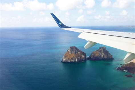 Viagem para Fernando de Noronha Onde sentar no avião para ter a melhor