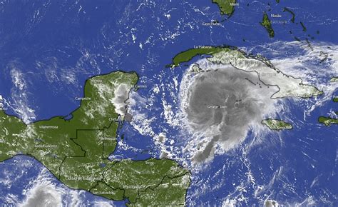 Así llega el huracán Grace a Quintana Roo sigue su trayectoria