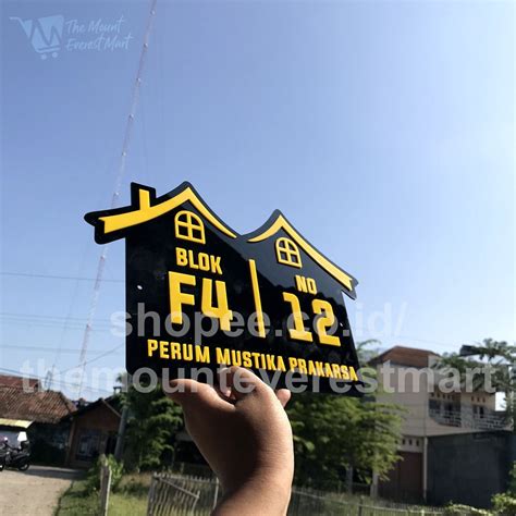 Jual Papan Nomor Rumah Akrilik Huruf Timbul Model Dua Atap Papan