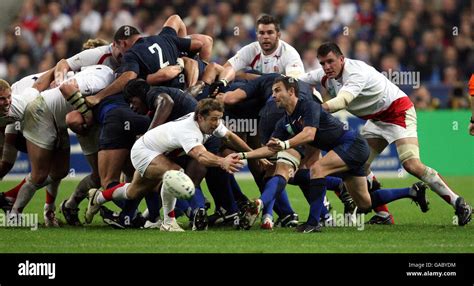 England Scrum Half Andy Gomersall Centre The Irb Rugby World Cup Semi