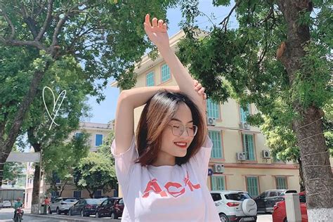 Bạn nên biết 90 tạo dáng chụp ảnh đứng đẹp hot nhất Sai Gon English Center