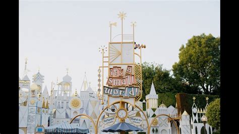 Naked 26 Year Old Wandered Around Disneylands Its A Small World Ride CA Cops Say