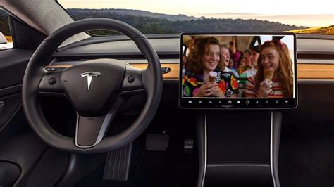 Watching TV in self-driving cars to be allowed in Highway Code change