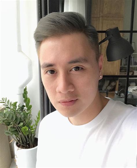 Tuổi thơ dữ dội mà các hot boy Việt chỉ muốn giữ cho riêng mình