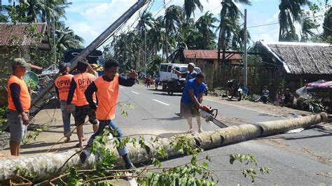 Ascienden a 28 las víctimas mortales tras el paso del tifón Phanfone