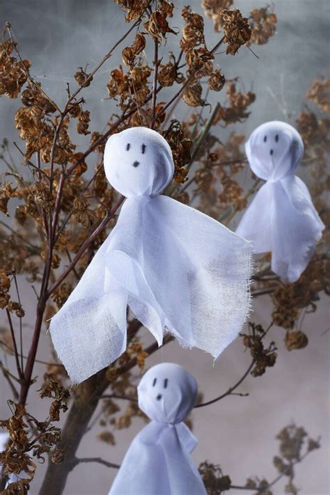 How To Make A Spooky Ghost Tree Halloween Decoration Hobbycraft Uk Hobbies And Crafts