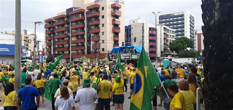 Poucos manifestantes pró Bolsonaro comparecem a protestos contra o