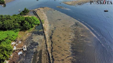 Melihat Lautan Sampah Di Pesisir Muara Angke Poskota Co Id