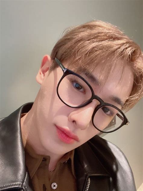 Wonho Official Japan On Twitter Monsta X Glasses Fashion Monsta X Wonho