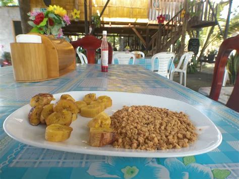 La Comida Manabita En Un Paraje Entre Montañas La Sazón De Charo Y