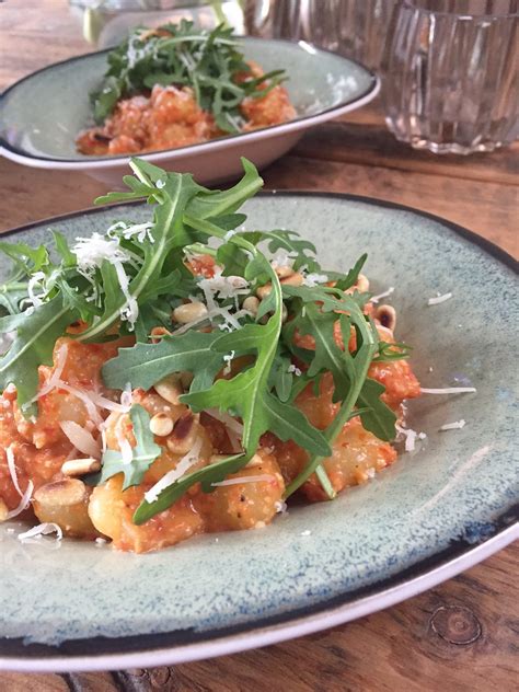 Gnocchi Recept Met Rode Pesto En Cherry Tomaatjes Foodinista