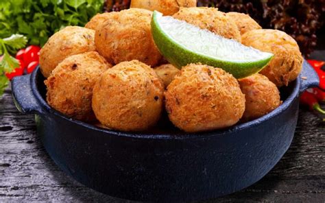 Bolinho de Bacalhau Mandioca na Airfryer Receita FÁCIL