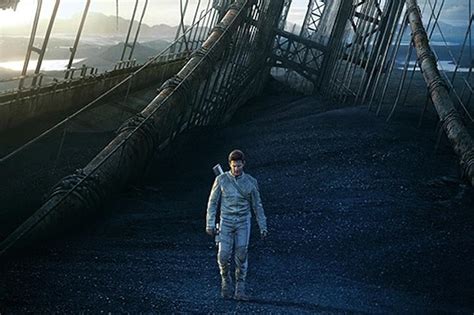 oblivion posters tom cruise  morgan freeman face