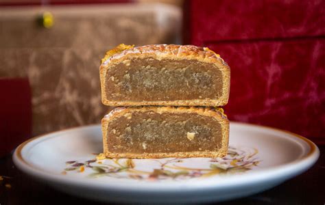 Eu Yan Sang Exquisite Birds Nest Mooncakes With Ginseng Ruby Dates