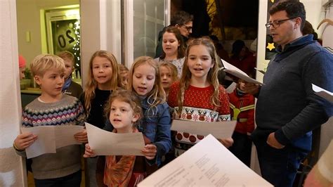 Kirche Und Leben De Lebendiger Adventskalender Hinter Jedem T Rchen