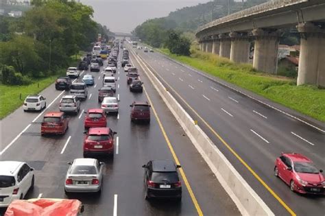 Jalan Tol Padat Pemudik Asal Bekasi Putar Balik Ke Bandung