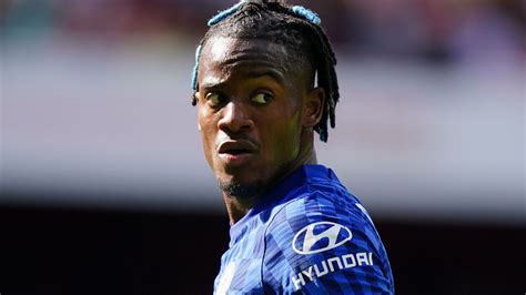 Chelsea Transfer News Michy Batshuayi Close To Joining Besiktas On Season Long Loan Football