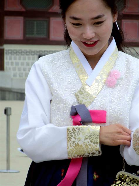 Le hanbok le costume traditionnel de la Corée du sud Creative Terre