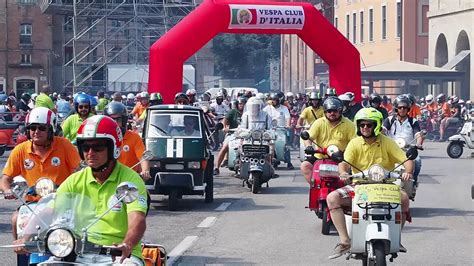 Il Vespa Raduno Nazionale A Ferrara Youtube