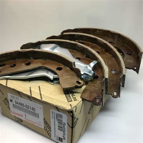 Toyota Genuine Japan Rear Brake Shoe 4 Pcs Kit 04495 52140