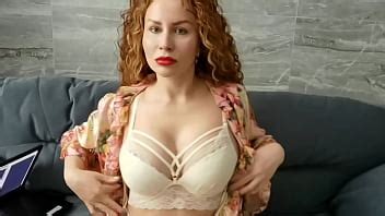 HERMOSA MADRASTRA MOJADA CON GRANDES TETAS SE MASTURBA CON GRANDES DILDOS XVIDEOS